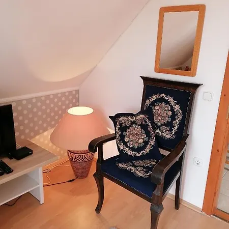 Tamas Batya Kunyhoja Apartment Balatonmariafurdo