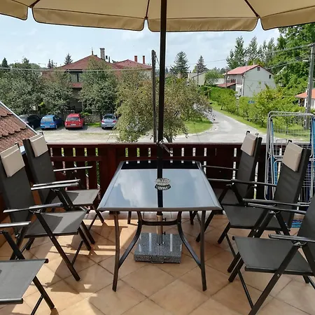 Tamas Batya Kunyhoja * Balatonmáriafürdő