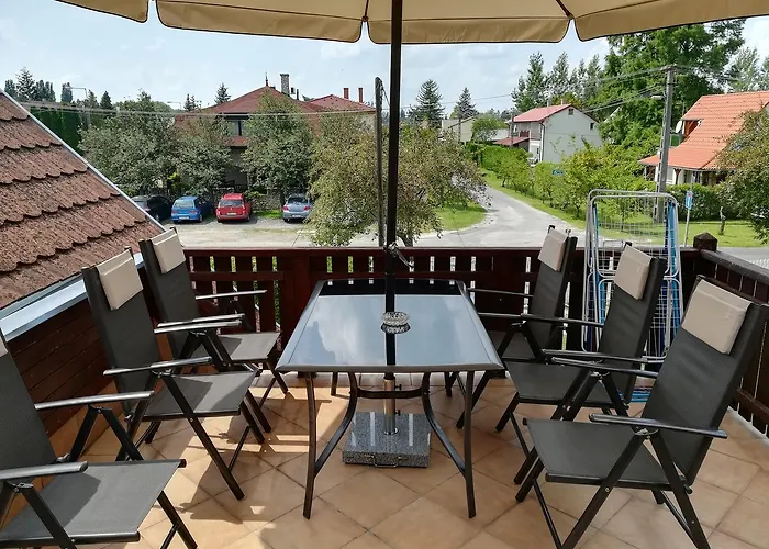Tamas Batya Kunyhoja Balatonmáriafürdő